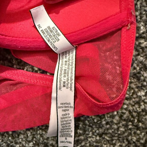 Victoria's Secret raceback demi - 38C - Picture 6 of 6